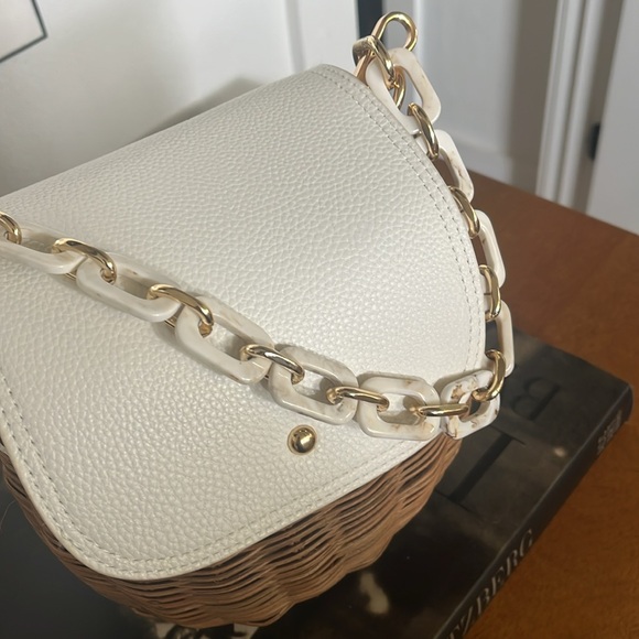 Tommy Bahama Wicker Bucket Bag Excellent condition! - Picture 3 of 8